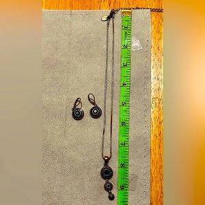 Costume jewelry 16” copper tone necklace with matching earrings